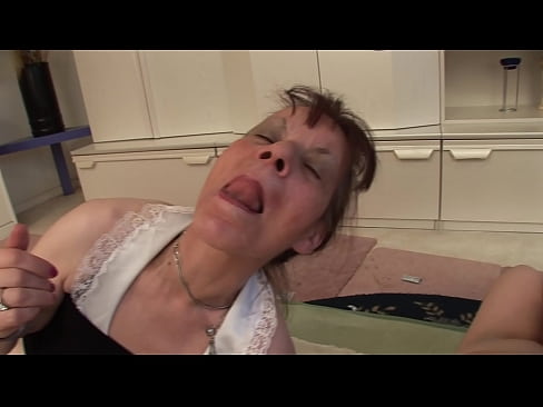 ❤️ Żewġ nanniet u nannu wieħed għandhom threesome ❤️❌ Porn Russu lilna